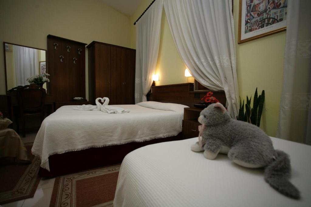 Nais Hotel