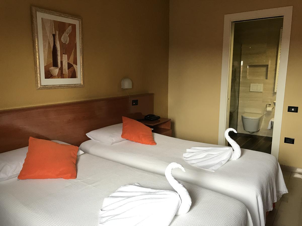 Nais Hotel 3*